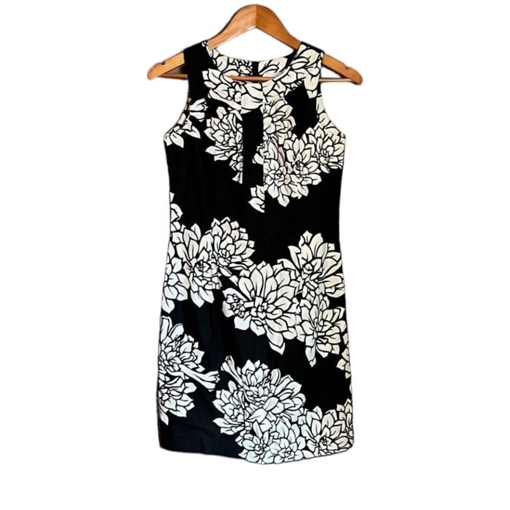 Hilo Hawaii black & white floral mini dress. Size xs
